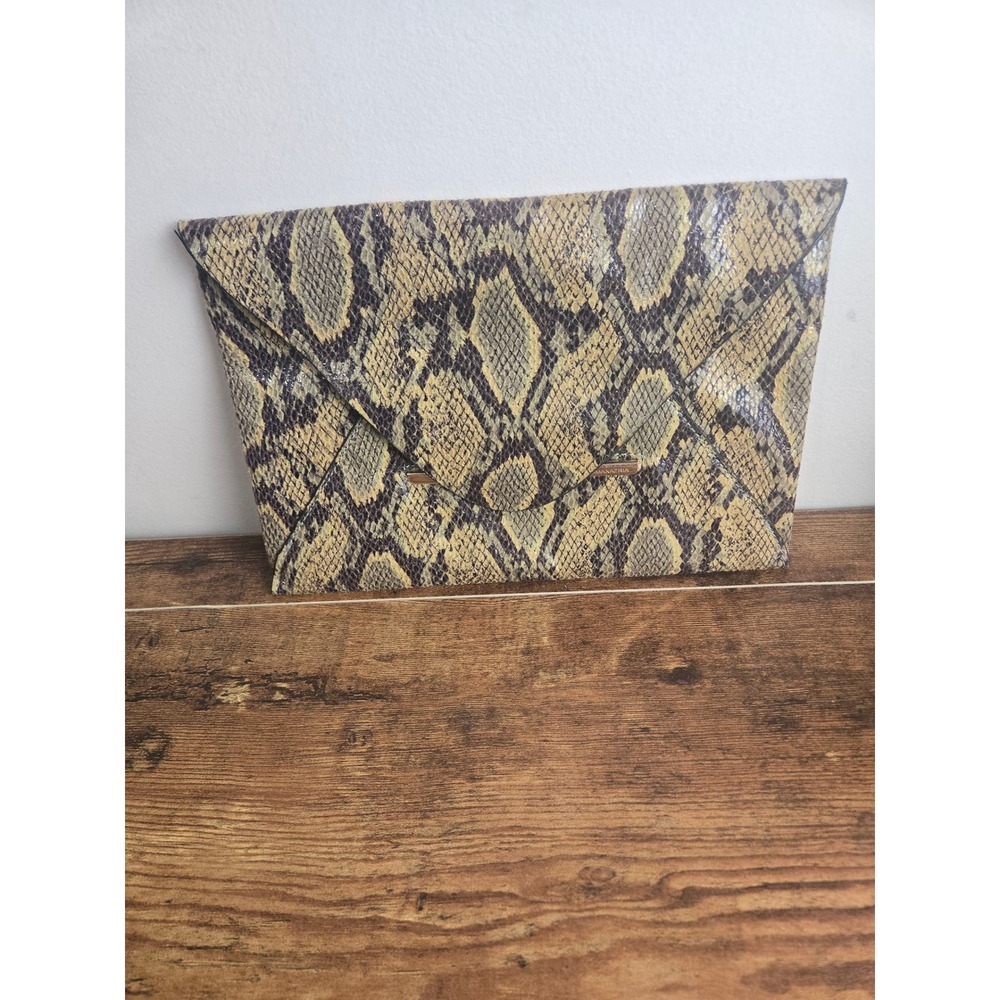 BCBGMAXAZRIA Faux Snakeskin Envelope Clutch Bag Tan Grey Black Gold Logo Bar